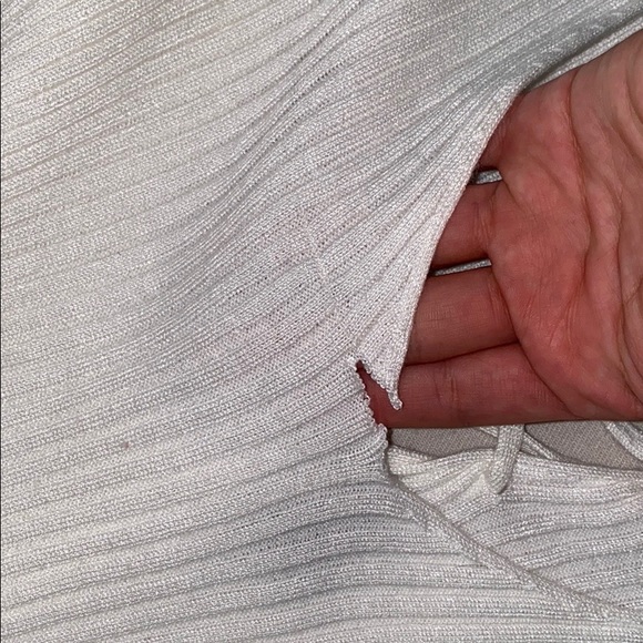 Long sleeve w/laced back - Picture 5 of 5